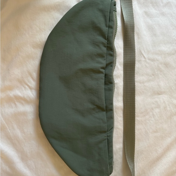 Top Paw Adjustable Belt Bag - Picture 8 of 11